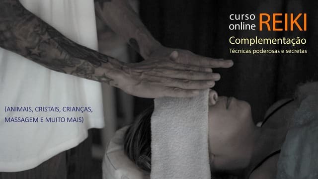 Banner do Curso Reiki Secreto Complementação e Tecnicas Poderosas Secretas ministrado por Otávio Leal da Humaniversidade / Humaniamor. Na foto se vê a cabeça de uma pessoa que está deitada com um pano nos olhos, e uma pessoa em pé está impostando as mãos e ministrando um reiki em seus olhos. A imagem serve para ilustrar o artigo Cura Energética: Prânica, Tântrica e Reiki do site Ori Mystyco.
